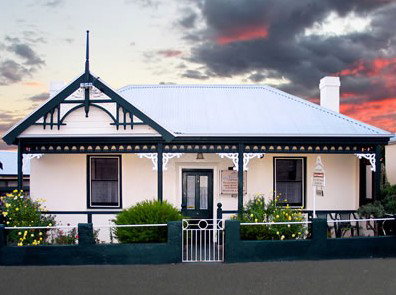 Touchwood Cottages - Accommodation QLD 1