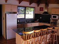 Strahan House - Accommodation QLD 3