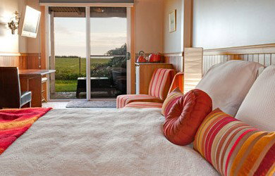 Old Cable Station Colonial Retreat - Accommodation QLD 3