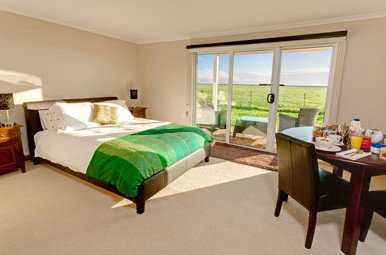 Old Cable Station Colonial Retreat - Accommodation QLD 4
