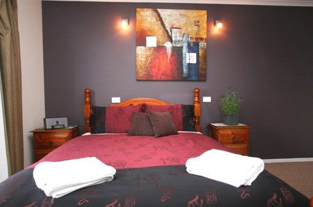 Oakley Place Townhouse - Tasmanian Short Stays - Accommodation QLD 4