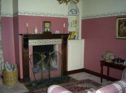 Lythgos Row Of Romantic Cottages - Accommodation QLD 2