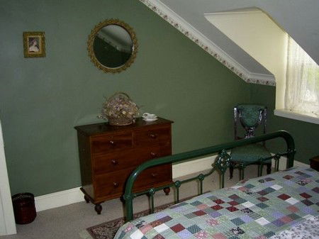 Lythgos Row Of Romantic Cottages - Accommodation QLD 3