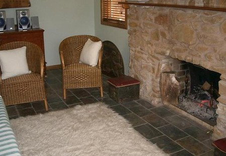 Mistover Cottage - Accommodation QLD 2