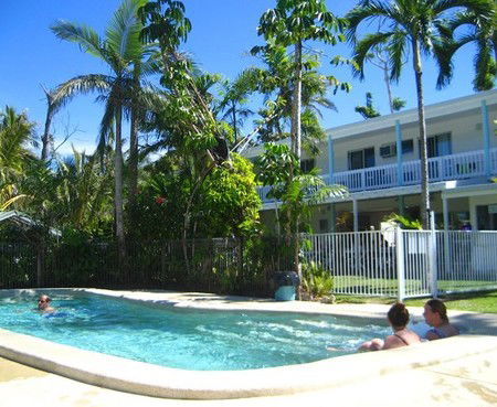 Absolute Backpackers Mission Beach - Accommodation QLD 4