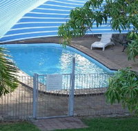 Ashs Holiday Units and Cafe - Accommodation QLD