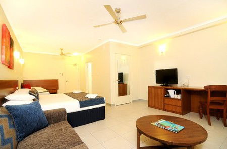 Cairns Queenslander Apartments - Accommodation QLD 2