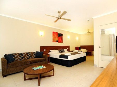 Cairns Queenslander Apartments - Accommodation QLD 3