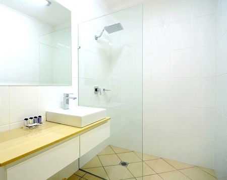 Cairns Queenslander Apartments - Accommodation QLD 4