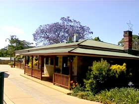 Curtain Fig Motel - Accommodation QLD 3