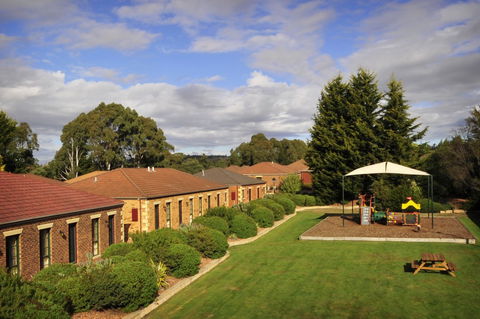 Country Club Villas - Accommodation QLD 5