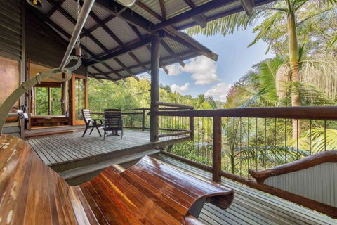 Secrets On The Lake - Accommodation QLD 3