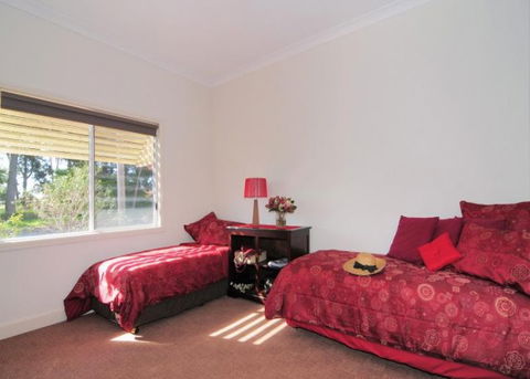 Diamond Cottages - Accommodation QLD 2