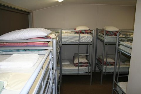 Bush Capital Lodge - Accommodation QLD 1