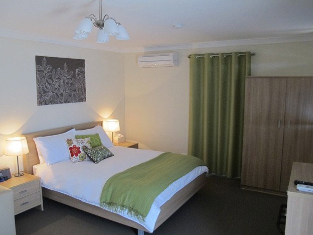 Weston ACT Accommodation QLD
