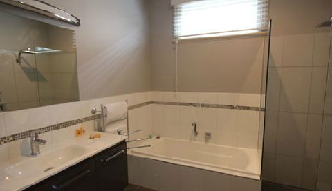 Accommodation On Lyons - Accommodation QLD 5