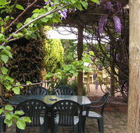 Emeu Inn Bed  Breakfast - Accommodation QLD