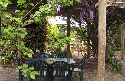 Emeu Inn Bed & Breakfast - Accommodation QLD 0