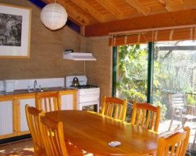 Back Forest Retreat - Accommodation QLD 2