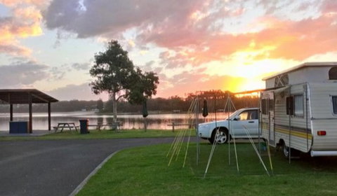 Burrill Lake Tourist Park - Accommodation QLD 3