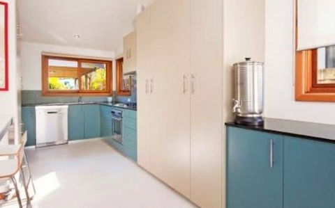 A Surfers Rest - Accommodation QLD 0