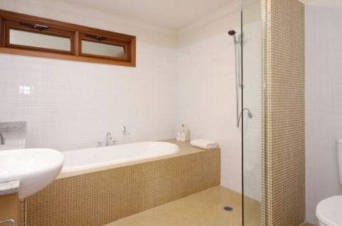 A Surfers Rest - Accommodation QLD 3