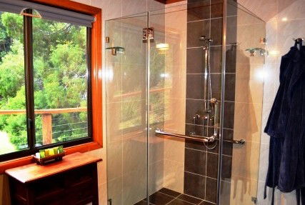 A Waterfall Hideout-Rainforest Cabin For Couples - Accommodation QLD 0