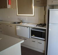 Bowlo Holiday Cabins - Accommodation QLD