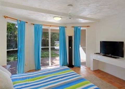 Clarkes Beach Villa - Accommodation QLD 1