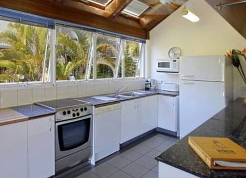 Clarkes Beach Villa - Accommodation QLD 2