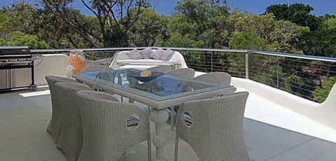 Beachcomber Beach House - Accommodation QLD 2