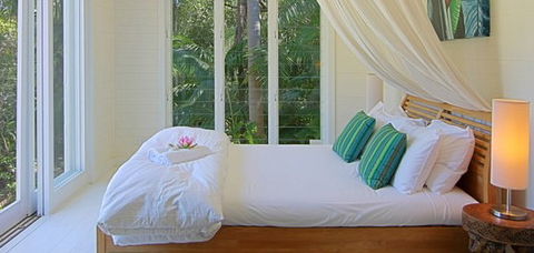 Beachcomber Beach House - Accommodation QLD 4