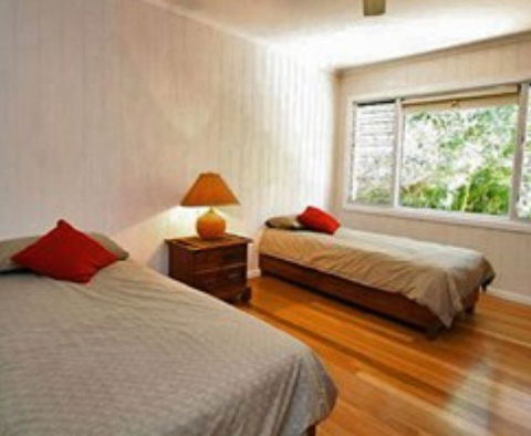 111 Beachfront - Accommodation QLD 3