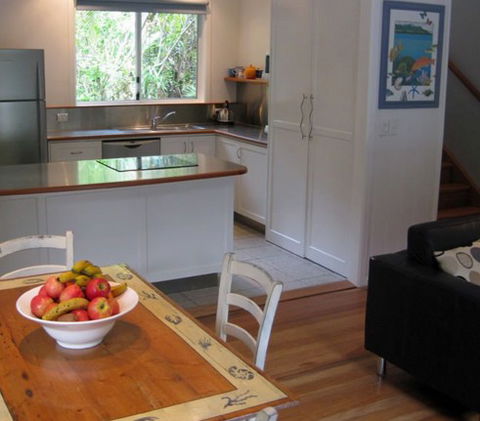 111 Beachfront - Accommodation QLD 4