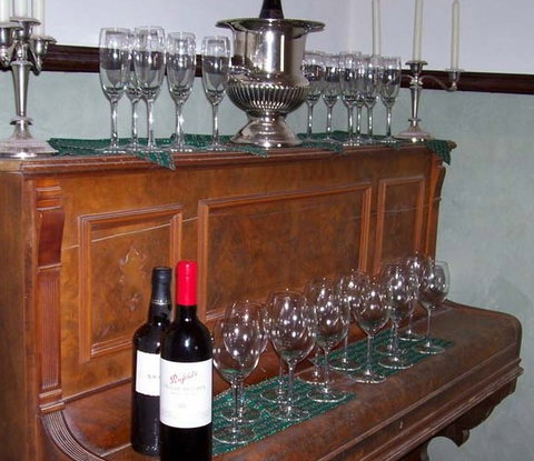 Duke Of Cornwall Inn - Accommodation QLD 2