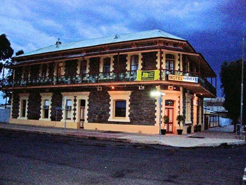 Duke Of Cornwall Inn - Accommodation QLD 4