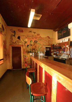 Tooles Family Hotel - Accommodation QLD 1