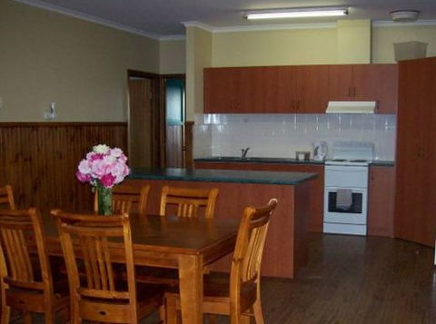 Riverland Holiday Cottage - Accommodation QLD 0