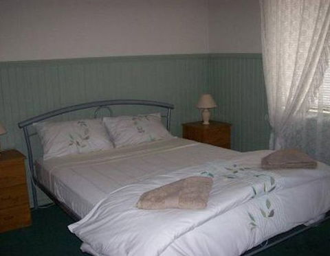 Riverland Holiday Cottage - Accommodation QLD 2