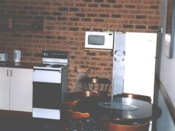 Snowdale Flats - Accommodation QLD 2