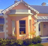 Cromwell House - Accommodation QLD