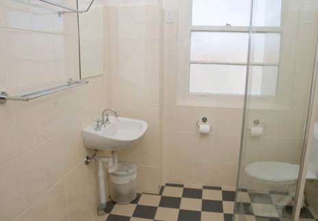 Alpine Hotel - Accommodation QLD 5