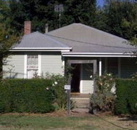 Honeysuckle Cottage Jingellic - Accommodation QLD