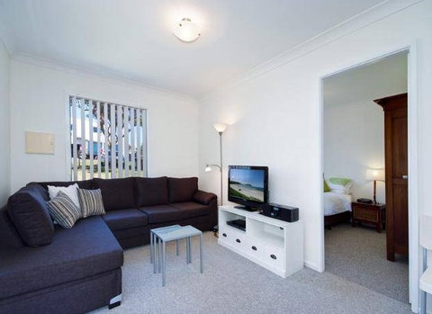 Beach House Fingal Bay - Accommodation QLD 1
