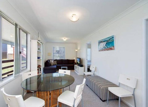 Beach House Fingal Bay - Accommodation QLD 2