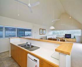 Crows Nest - Nelson Bay - Accommodation QLD 2