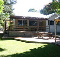 Pine Cottage - Accommodation QLD
