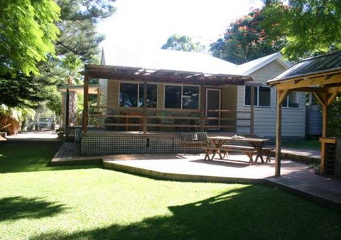 Pine Cottage - Accommodation QLD 0