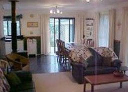 Arcadia House - Accommodation QLD 4