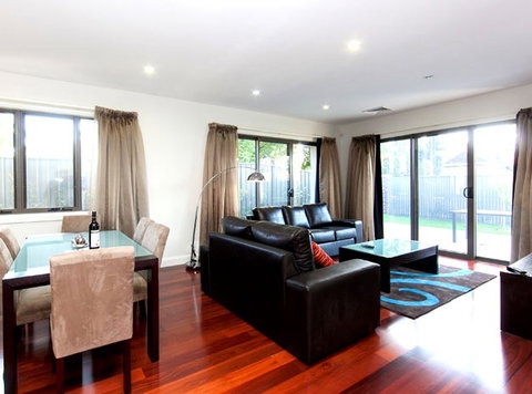 Abode Apartments Albury - Accommodation QLD 4